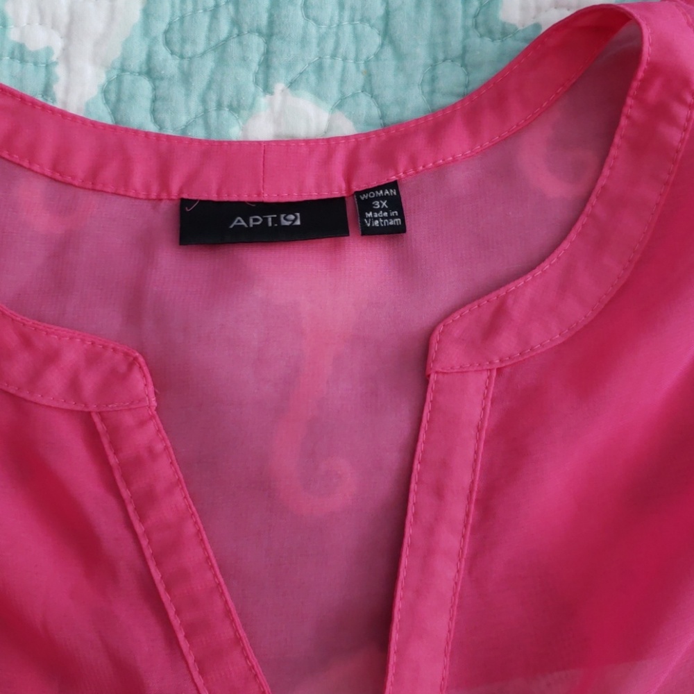 Sheer material button down top - Picture 3 of 4